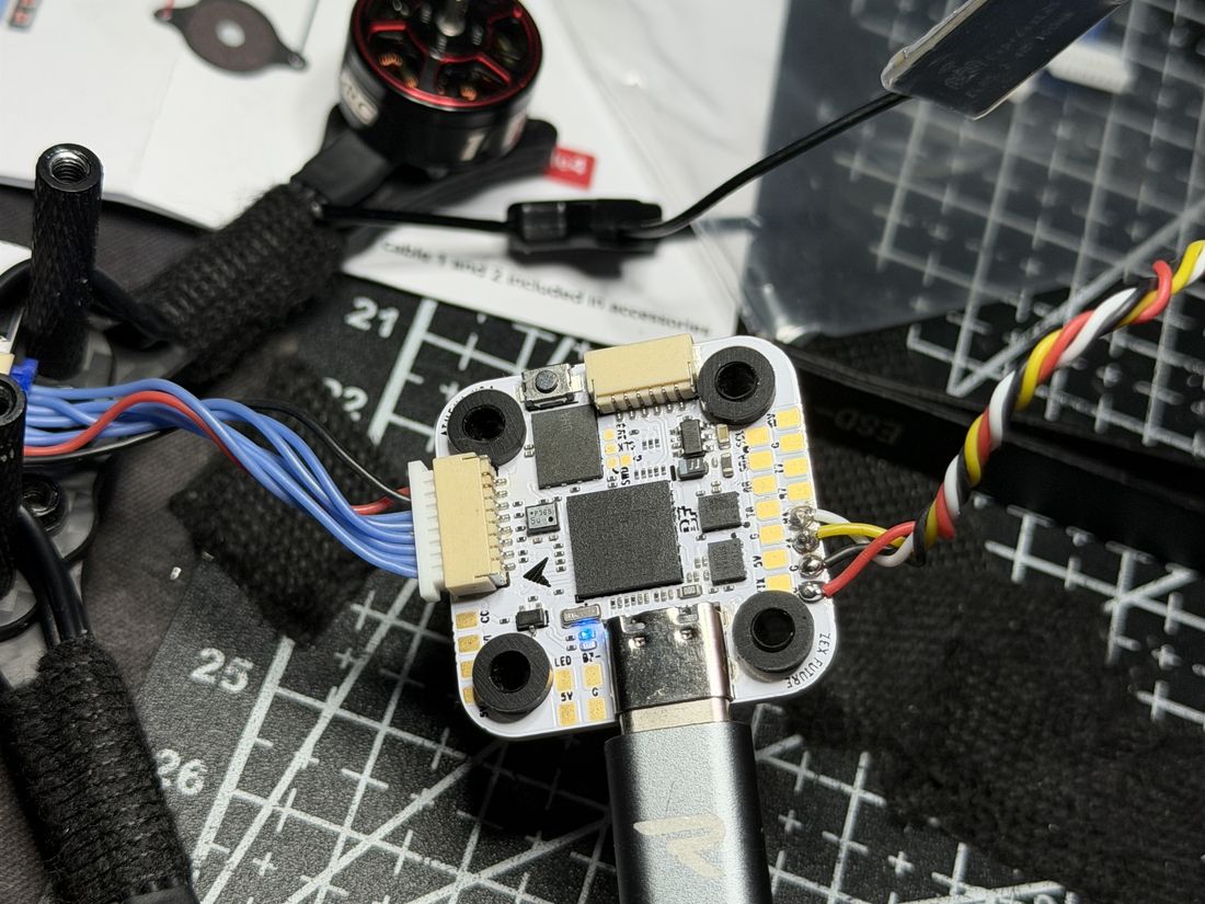 Contrôleur de vol et ESC